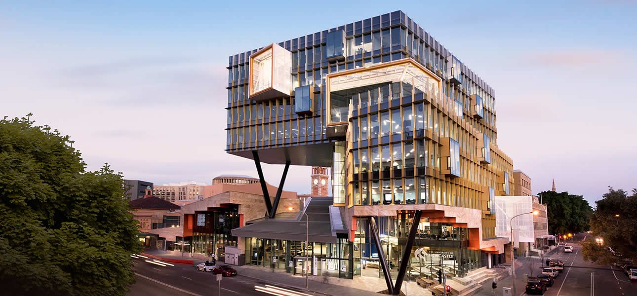 🏆 澳洲留学移⺠必看：纽卡斯尔⼤学“三⼤热⻔硕⼠”全⾯剖析