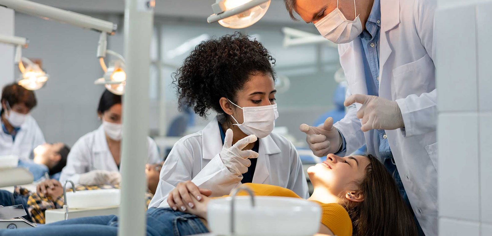 澳⼤利亚⼝腔健康专业（Bachelor of Oral Health）移⺠规划：从注册到签证，全⾯解析